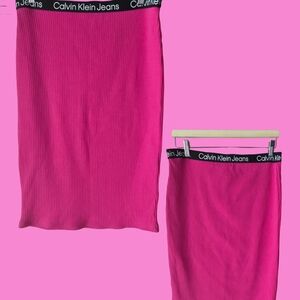 Calvin Klein Jeans Vibrant Pink Pencil Skirt
